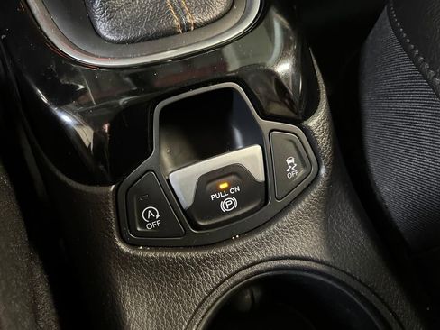 Used 2020 Jeep Compass Limited image 17