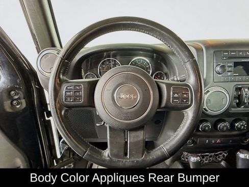 Used 2017 Jeep Wrangler Unlimited Sahara w/ Connectivity Group image 11