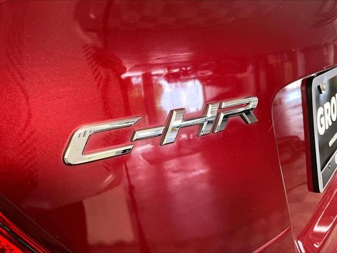 Used 2018 Toyota C-HR XLE FWD image 29