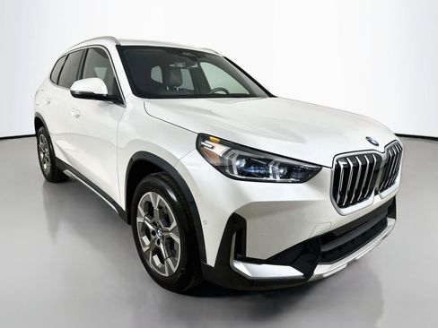 Used 2025 BMW X1 xDrive28i AWD/4WD image 3