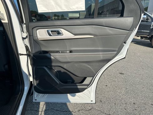 New 2025 Ford Explorer Active w/ Active Comfort Package image 39