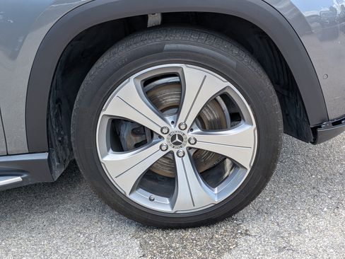 Used 2022 Mercedes-Benz GLS 450 4MATIC image 11