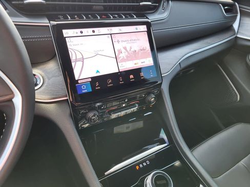 New 2025 Jeep Grand Cherokee L Limited w/ Black Appearance Package image 20