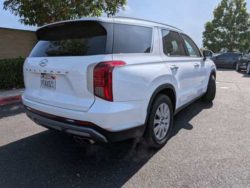 Certified 2025 Hyundai Palisade SEL FWD image 8