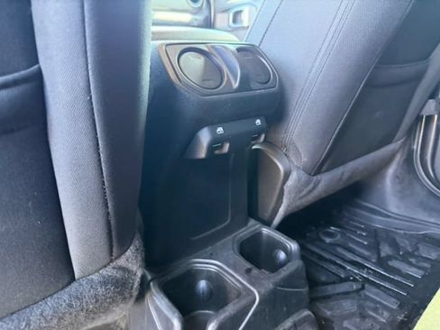 Used 2021 Jeep Gladiator Sport AWD/4WD image 16