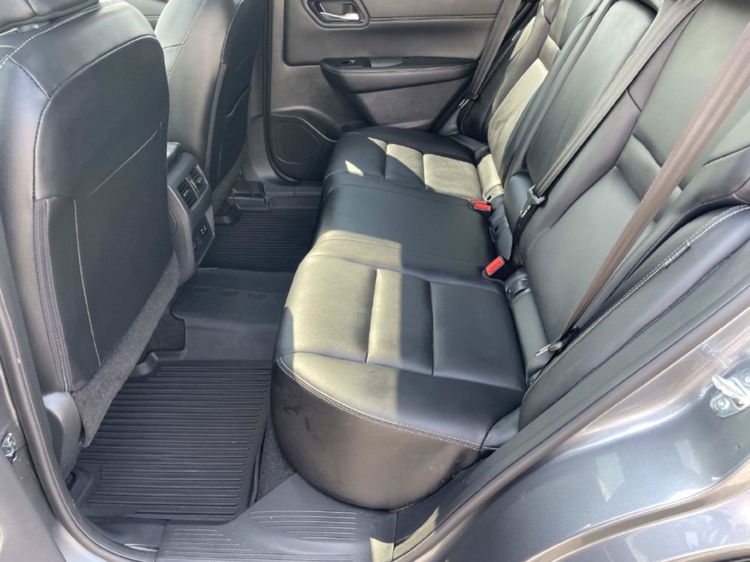 Used 2023 Nissan Rogue SL w/ SL Premium Package FWD image 11