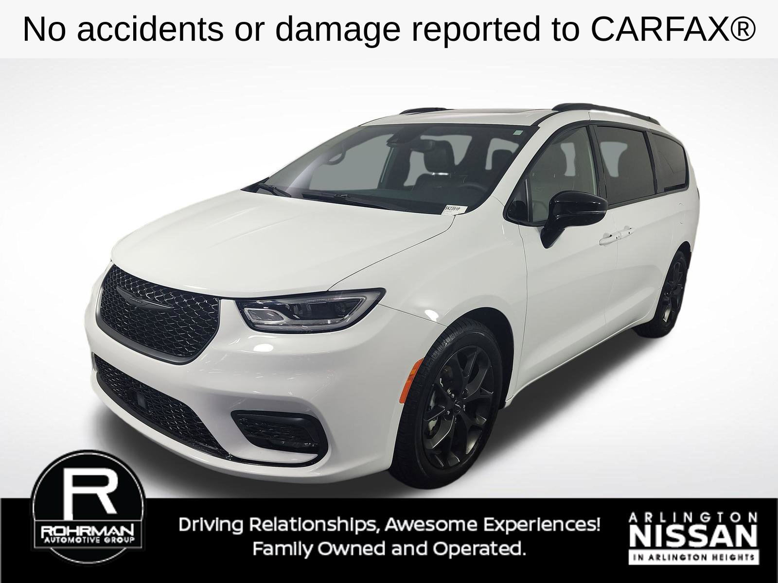 Used 2025 Chrysler Pacifica Limited FWD image 2