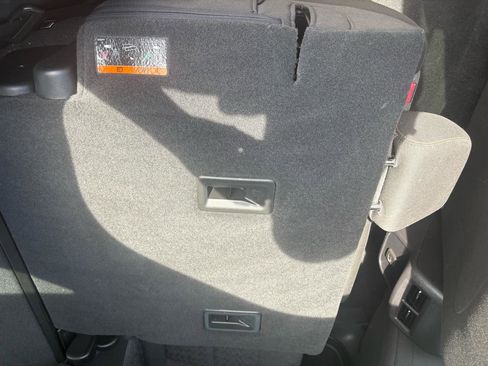 Used 2024 Chevrolet Equinox LT FWD image 34