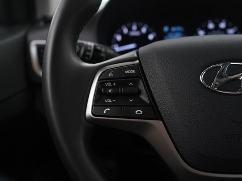 Used 2022 Hyundai Accent Limited image 23