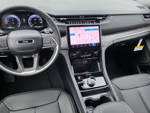 New 2025 Jeep Grand Cherokee L Limited w/ Black Appearance Package image 27