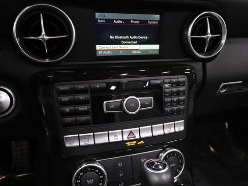 Used 2015 Mercedes-Benz SLK 250 image 31