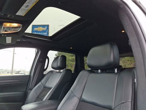 Used 2021 Jeep Grand Cherokee Laredo X image 14