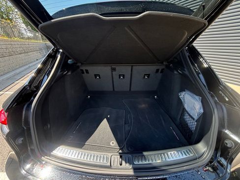 Certified 2024 Porsche Macan image 17