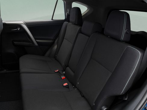 Used 2018 Toyota RAV4 XLE FWD image 17