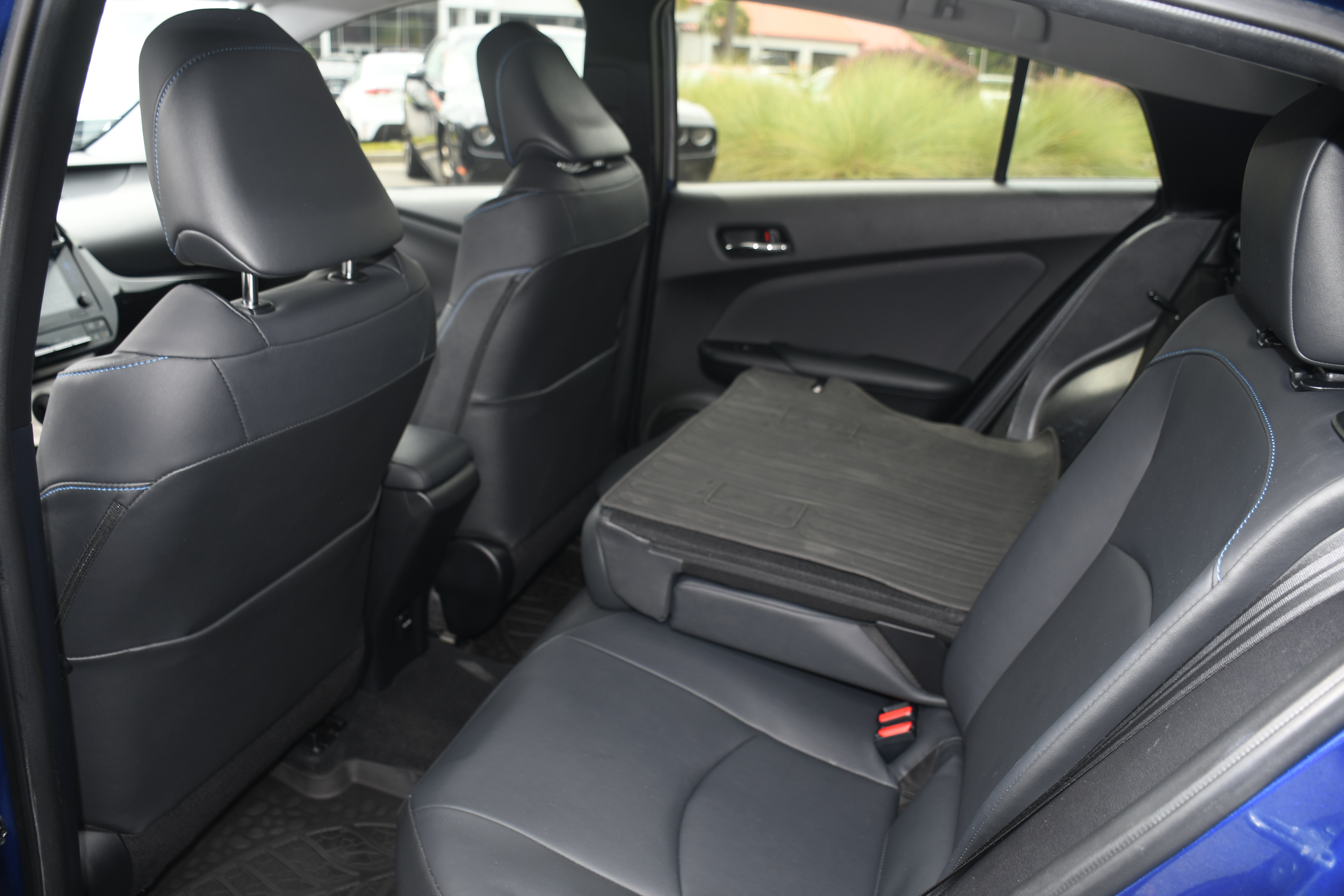 Used 2016 Toyota Prius Four Touring FWD image 14