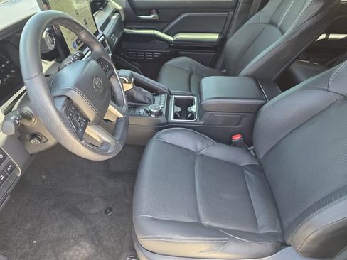 Used 2025 Toyota 4Runner Limited AWD/4WD image 11