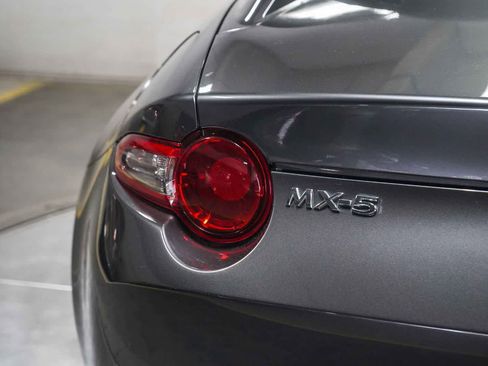 Used 2021 MAZDA MX-5 Miata RF Grand Touring image 11