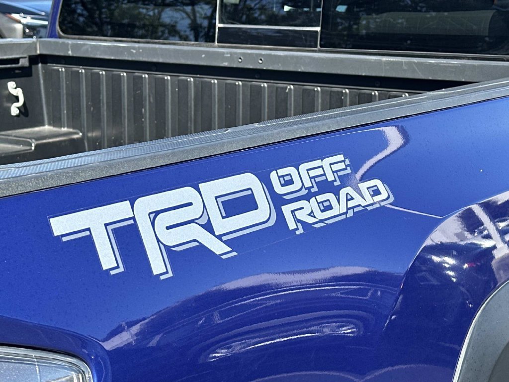 Used 2022 Toyota Tacoma TRD Off-Road w/ Technology Package RWD image 10