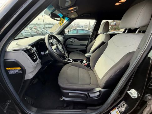 Used 2019 Kia Soul FWD image 20