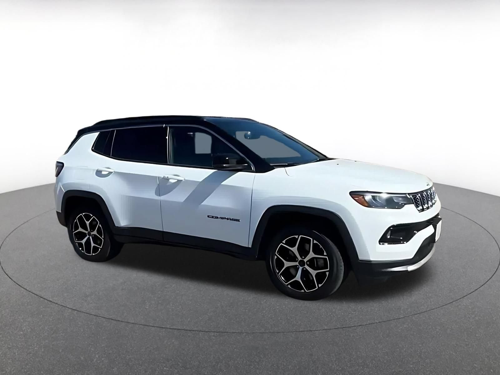 Used 2025 Jeep Compass Limited AWD/4WD image 2