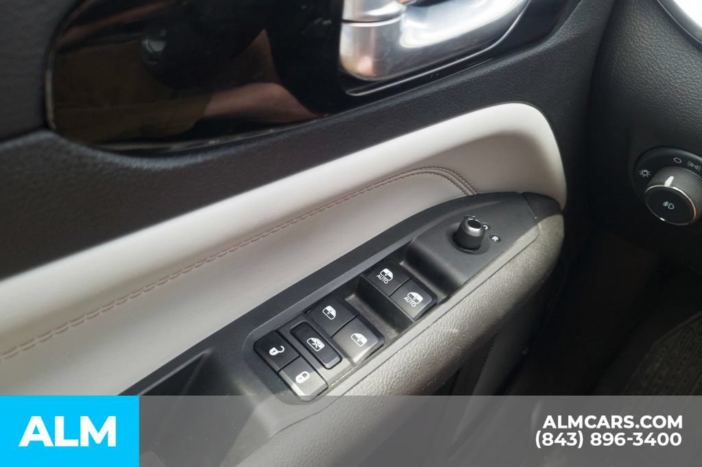 Used 2025 Jeep Compass Limited AWD/4WD image 30