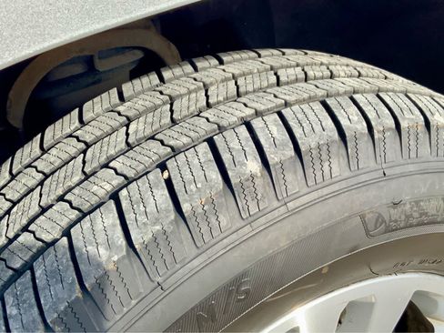 Used 2019 Chevrolet Tahoe LT AWD/4WD image 17