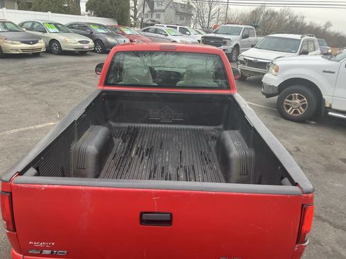 Used 2000 Chevrolet S10 Pickup LS w/ Preferred Equipment Group image 12