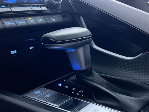 Used 2025 Hyundai Elantra SEL image 22