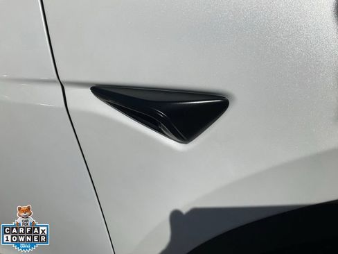 Used 2023 Tesla Model Y Long Range AWD/4WD image 81