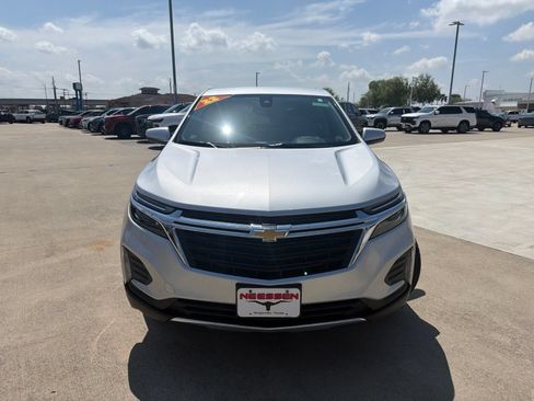 Used 2022 Chevrolet Equinox LT AWD/4WD image 2
