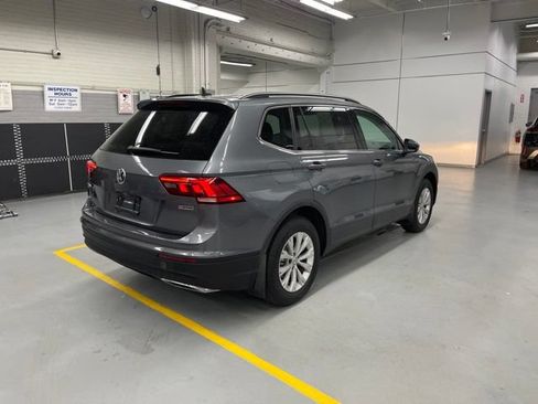 Used 2019 Volkswagen Tiguan SE w/ Panoramic Sunroof Package AWD/4WD image 4