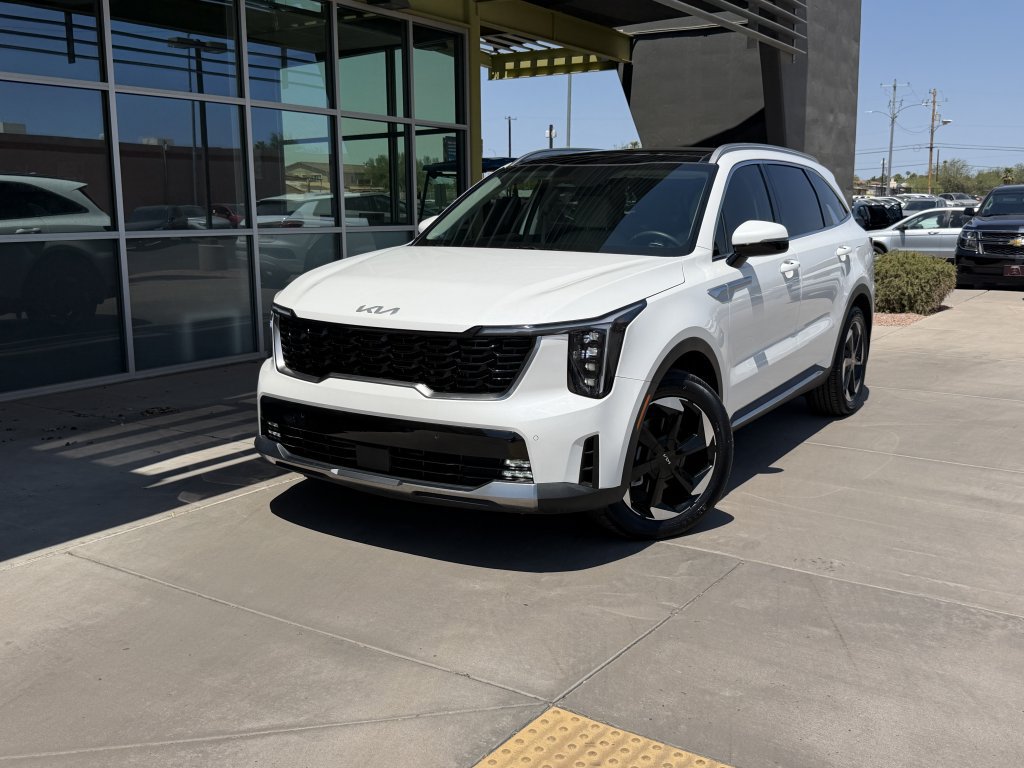 Used 2025 Kia Sorento EX FWD image 2