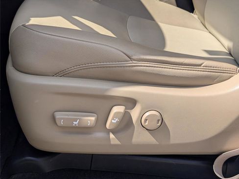 Used 2019 Toyota 4Runner SR5 Premium image 15