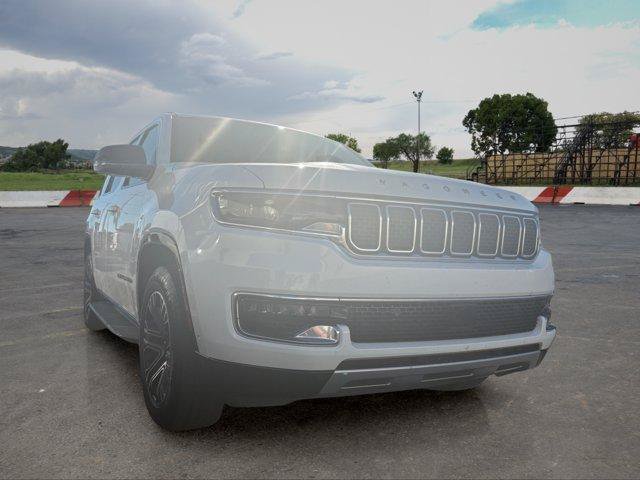 Used 2024 Jeep Wagoneer Series II w/ Flexible Seating Group RWD image 3