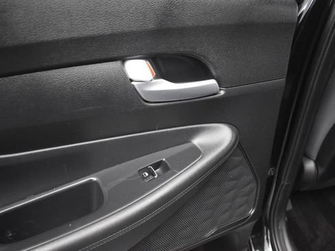 Used 2019 Hyundai Santa Fe SE image 15