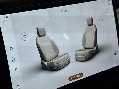 Used 2025 Land Rover Defender 110 S image 23