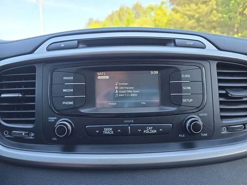 Used 2016 Kia Sorento LX FWD image 28