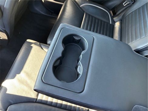 Used 2019 Land Rover Discovery HSE image 45