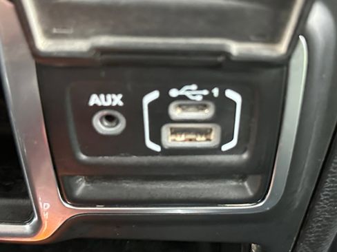 Used 2018 Jeep Wrangler Unlimited Sport AWD/4WD image 21