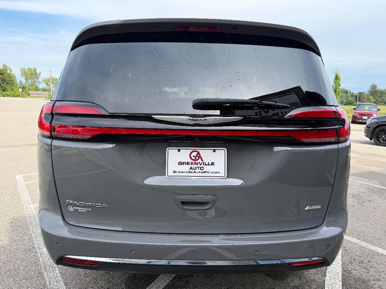 Used 2023 Chrysler Pacifica Touring-L AWD/4WD image 5