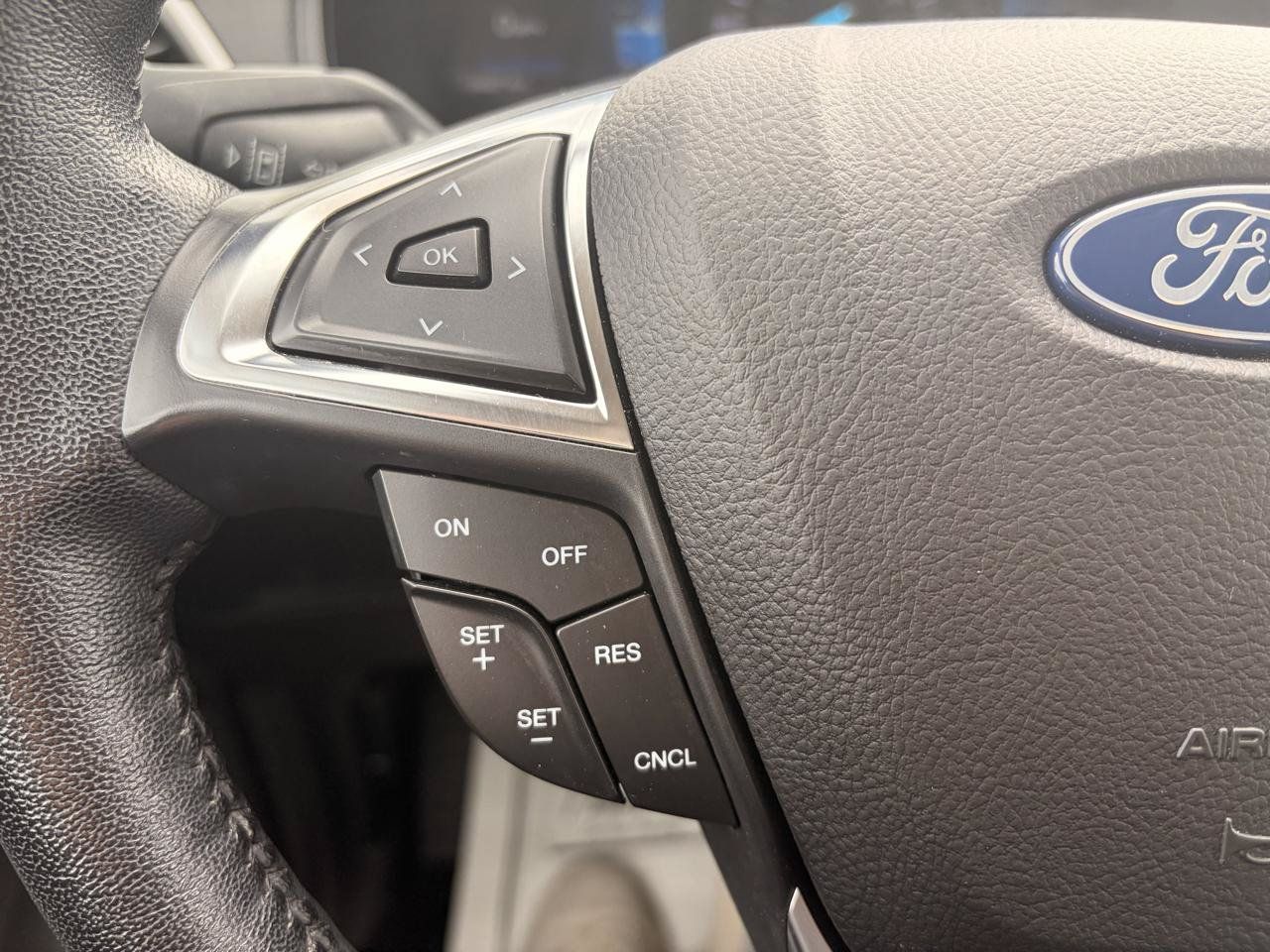 Used 2023 Ford Edge SEL AWD/4WD image 17