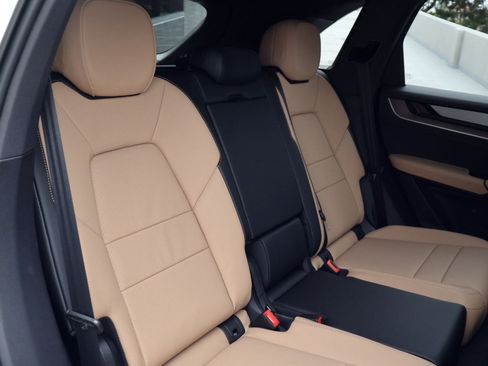 New 2026 Porsche Cayenne AWD/4WD image 23