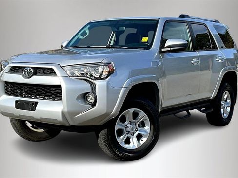 Used 2019 Toyota 4Runner SR5 image 3