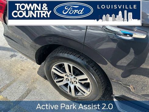 Used 2022 Ford Expedition Limited AWD/4WD image 18