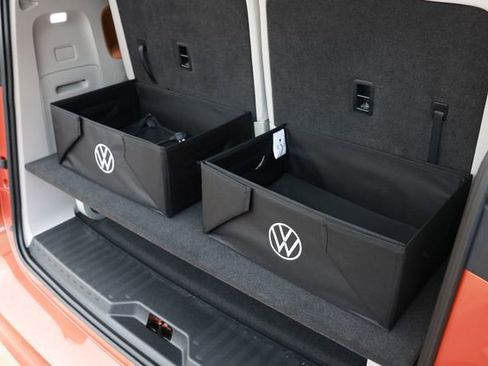 Used 2025 Volkswagen ID. Buzz 1st Edition RWD image 30