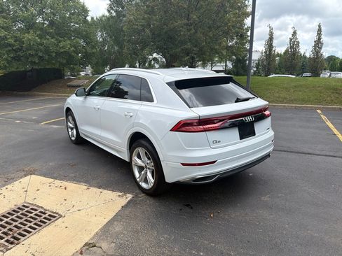 Used 2023 Audi Q8 Premium w/ Convenience Package AWD/4WD image 7