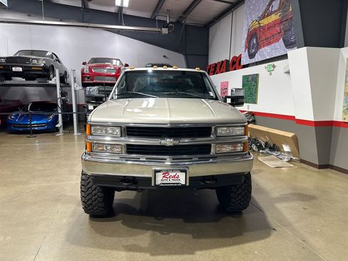 Used 1998 Chevrolet Silverado 2500 4x4 Extended Cab w/ Preferred Equipment Group 2 image 6