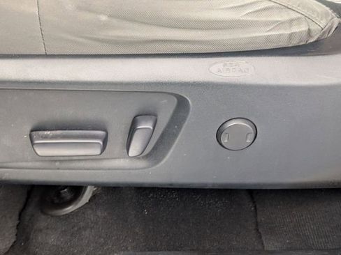 Used 2014 Toyota Tundra SR5 w/ SR5 Upgrade Package image 13