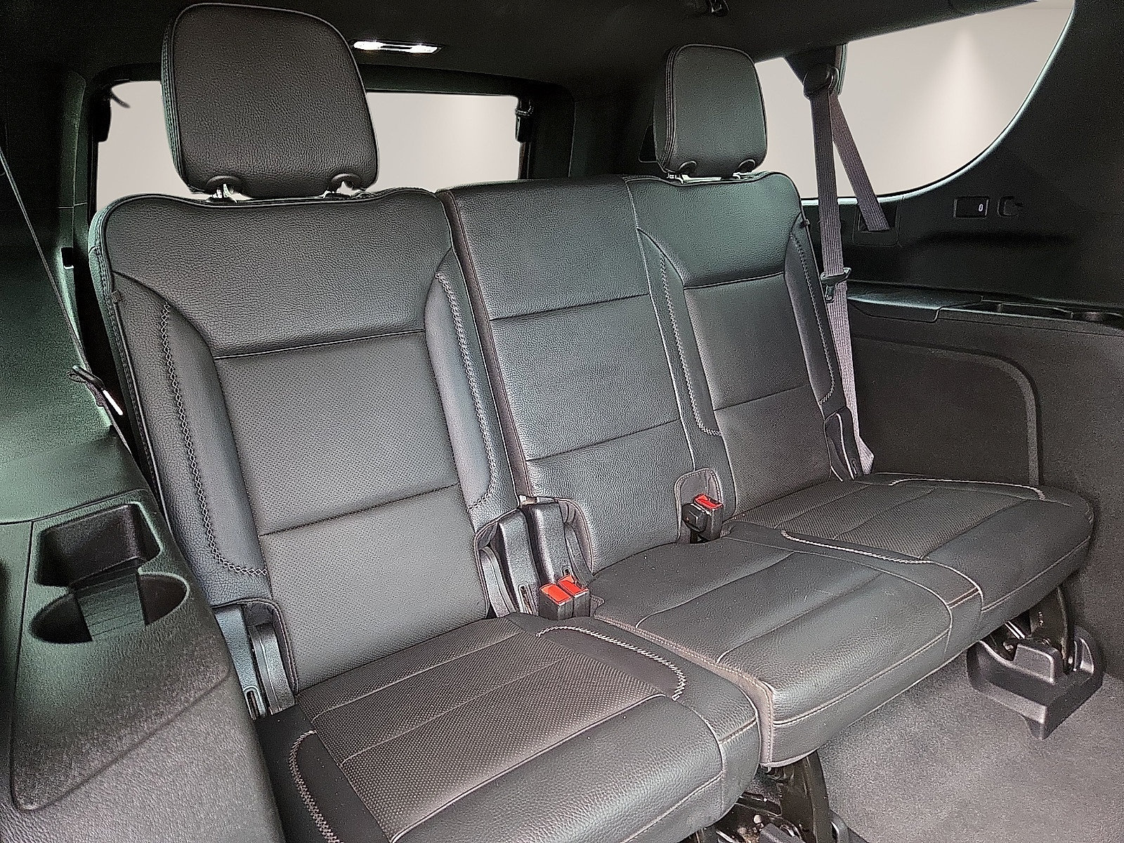Used 2022 GMC Yukon XL Denali w/ Denali Ultimate Package AWD/4WD image 10