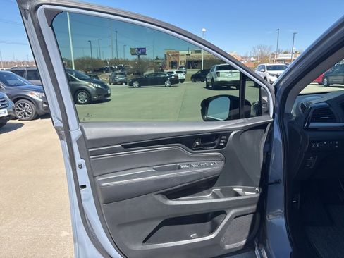 Used 2023 Honda Odyssey Touring image 9
